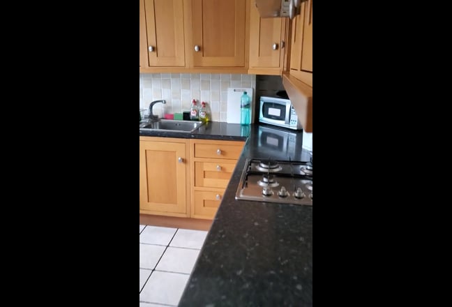 Big size double room available in Willesden Juncti Main Photo