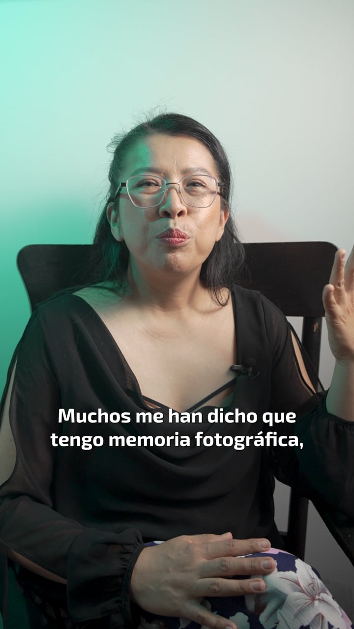 Faty, de Trazotres.com, cuenta cómo graba sus videos con guion y teleprompter