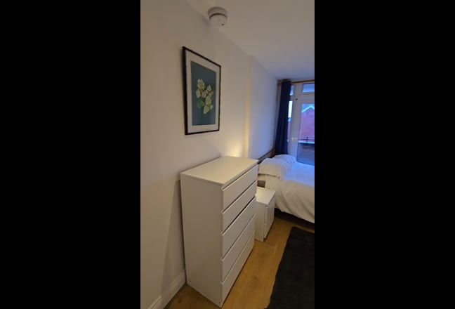 Furnished Double Room with Balcony – Cricklewood – Main Photo