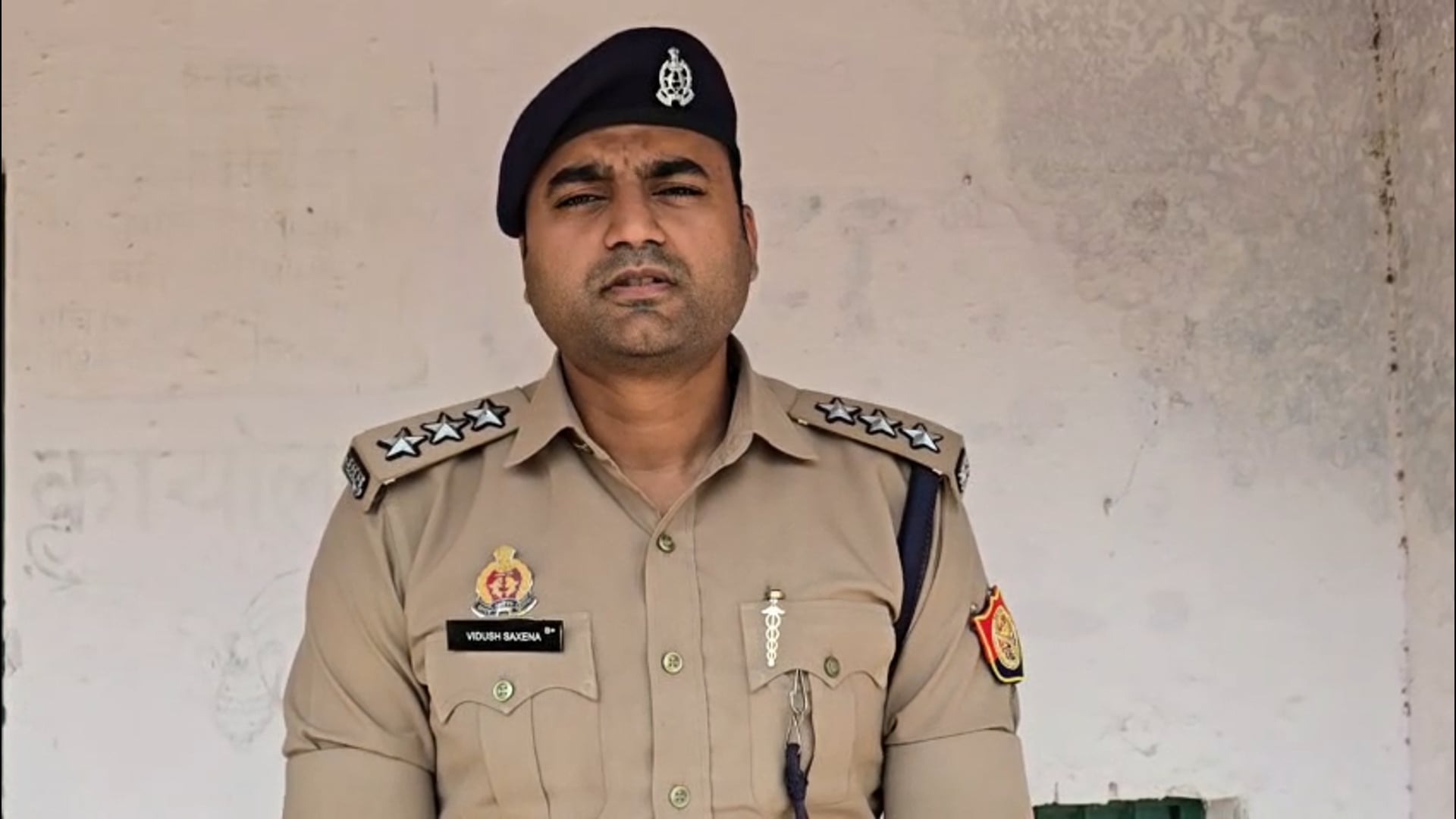 थाना कटरा क्षेत्रांतर्गत ग्राम लाईखेड़ा में महिला की संदिग्ध परिस्थितियों में मृत्यु व पति को हिरासत में लिए जाने एवं पुलिस द्वारा अग्रिम विधिक कार्यवाही किए जाने के संबंध में क्षेत्राधिकारी तिलहर की बाइट।