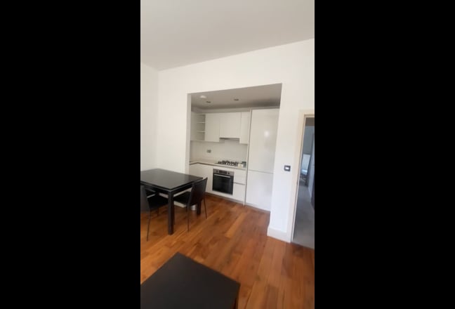 Luxury One Bedroom Flat In Queens Park  Main Photo