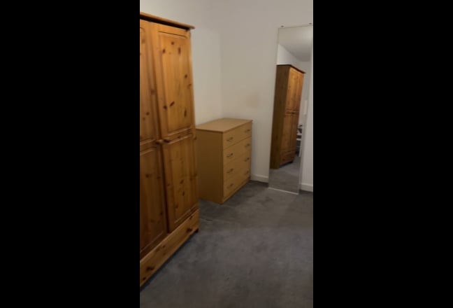 Double Room Available in a 2-Bedroom Flat  Main Photo