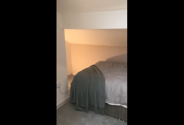 Fab attic en-suite room December 2nd 2026 Main Photo