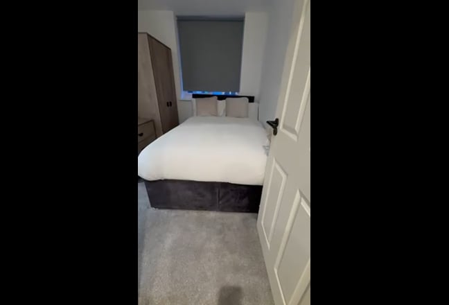 House share, refurbished and fully furnished  Main Photo