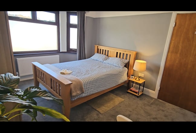 Huge 13m² | Beautiful Views | Quiet | Bills Inc Main Photo