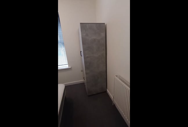 En-suite Double room  | NG18 | Close to Town R4 Main Photo