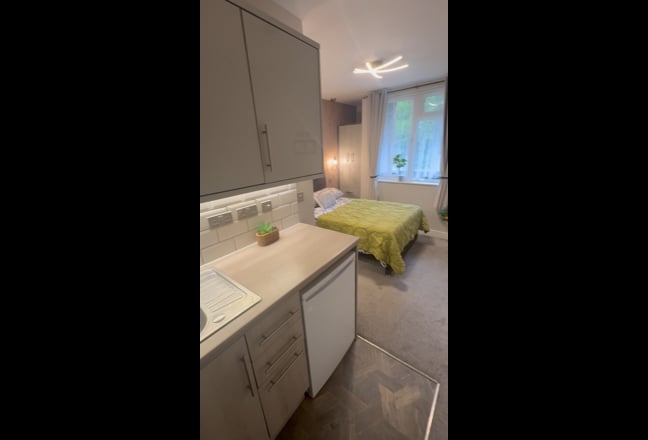 ✨ Boutique Hotel-Style Room |Ensuite + Kitchenette Main Photo
