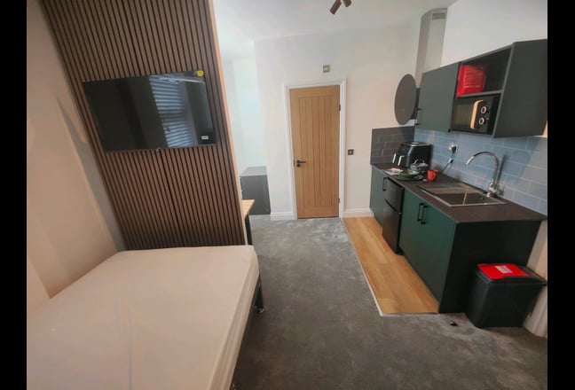 Last  room left 🔥Private kitchen 🔥Wellingborough Main Photo