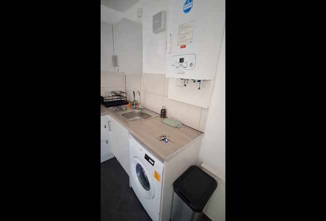 Central Leigh: En-Suites with Double Bed Main Photo