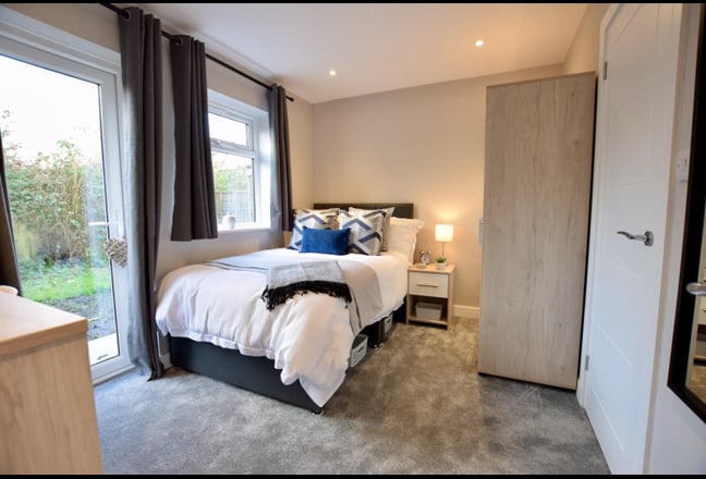 ⭐Ensuite Room in Calm, Well-Managed Home⭐ Main Photo