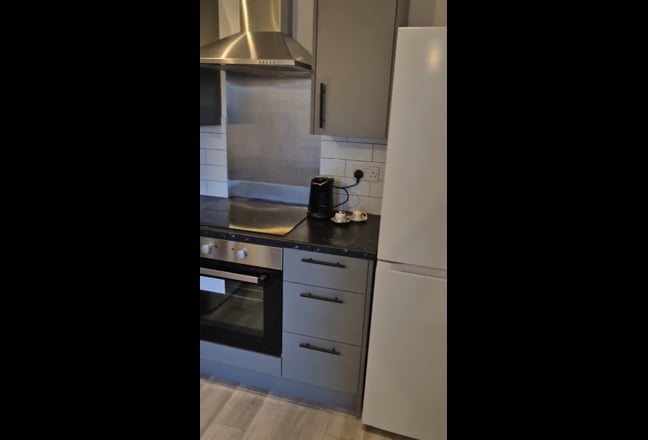 A newly furbished beautiful one bedroom flat Main Photo