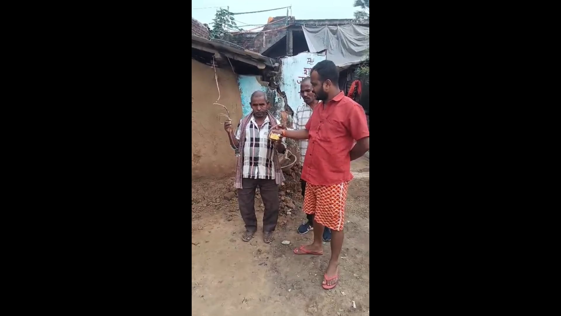 अमरपुर में चोरों में छीना गरीब का रोजगार, ई रिक्शा चोरी परिवार के सामने रोजी-रोटी का संकट।