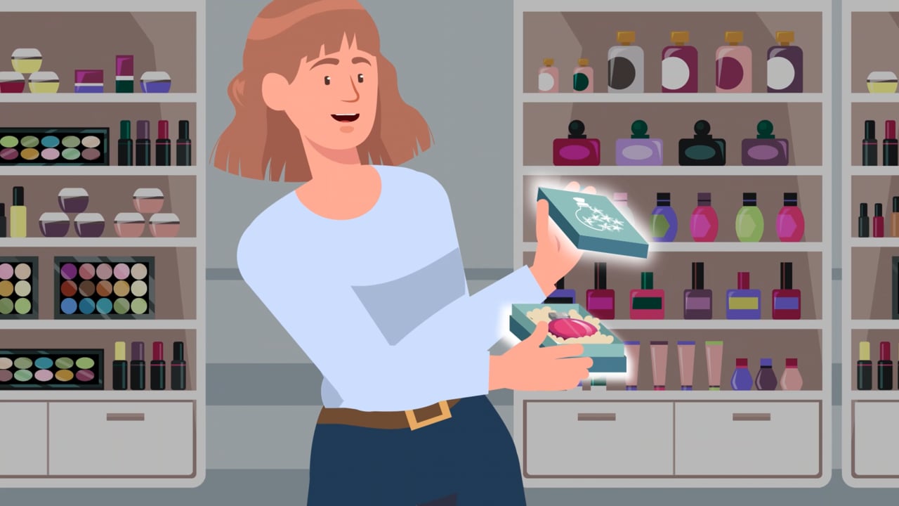 Szene aus dem LESER-Film: Hände öffnen eine Verpackung vor einem Regal mit Parfumflakons