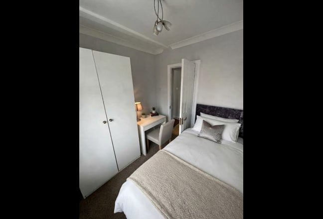 Single room - Winton/Charminster Main Photo