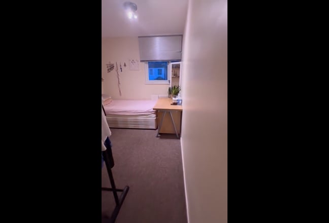 Single Room Main Photo