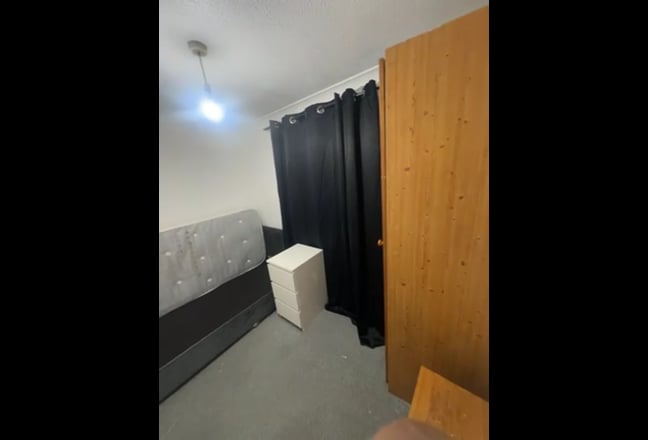 Single room available for 600 and deposit  Main Photo
