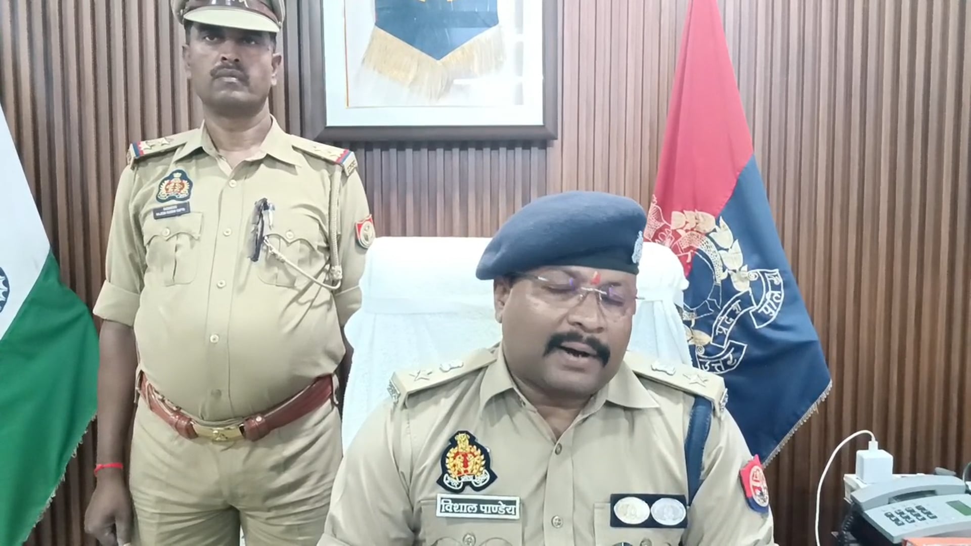 बलरामपुर देहात कोतवाली क्षेत्र हुई चोरी का खुलासा दो गिरफ्तार सामान बरामद सुनिए क्या कहते हैं एएसपी विशाल पाण्डेय 