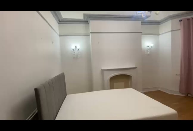 Kingsize Room Close to Town Centre & Hospital Main Photo