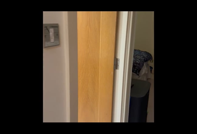Bright ensuite - 10min walk to Canary Wharf Main Photo