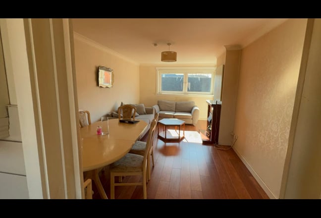 2 bedroom Flat with Balcony Main Photo