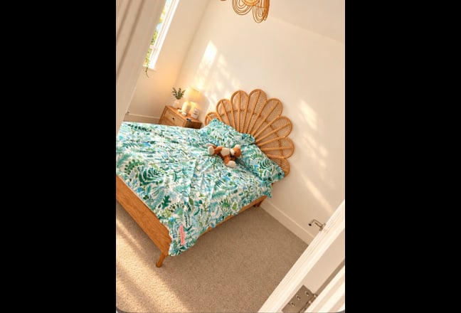 Room to rent in 3 bed house Main Photo