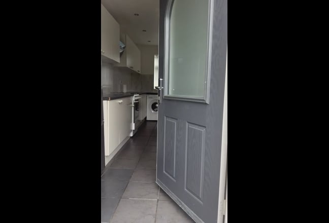 Single Bedroom Main Photo