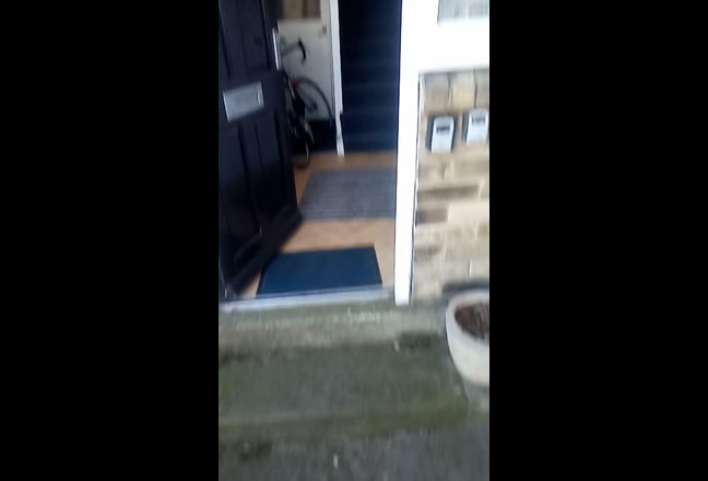 Terrific apartment, 2 mins from Train and High St Main Photo