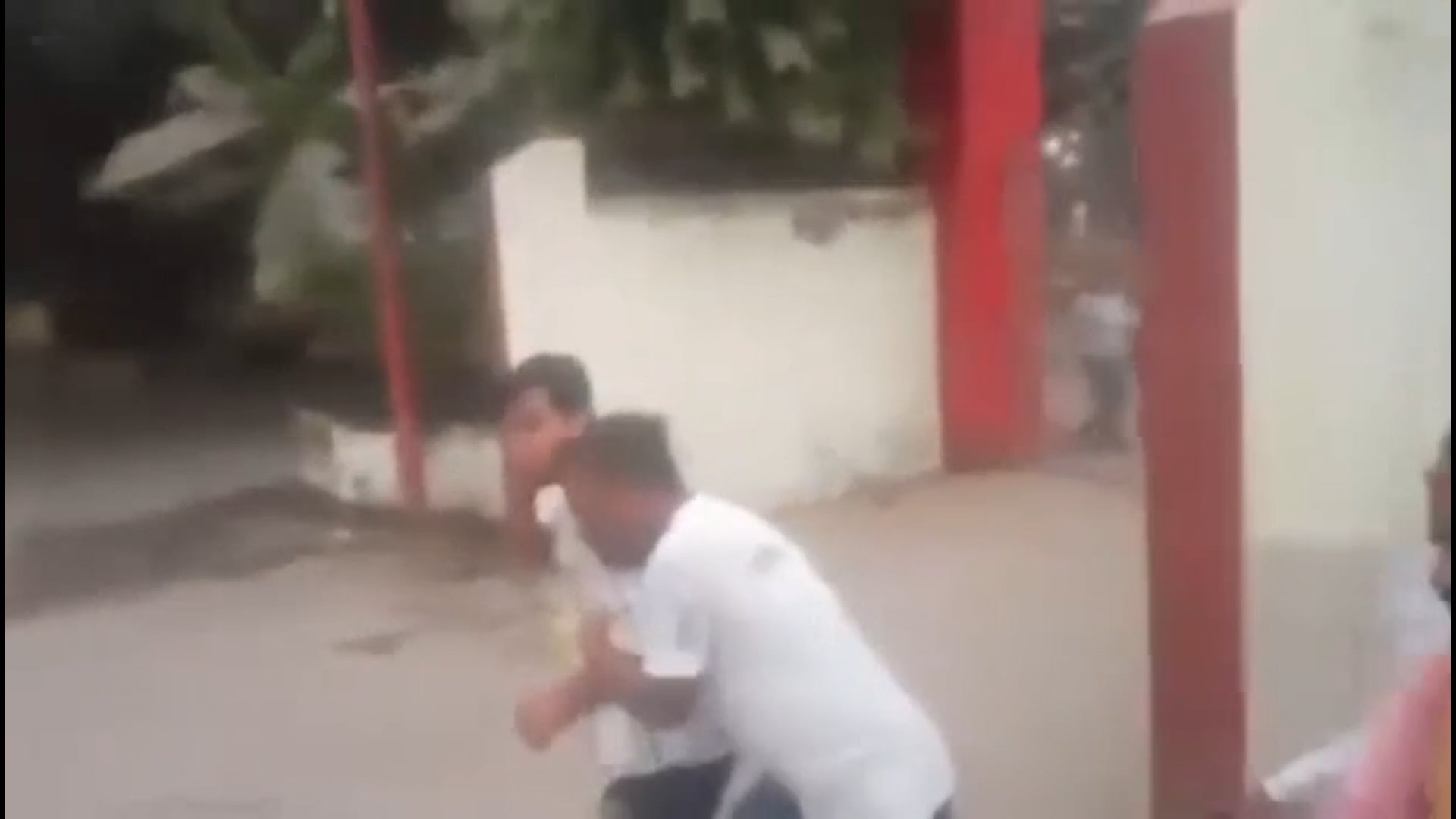 करवाचौथ का व्रत रखने मायके जाने की बात कहकर निकली पत्नी, OCF मंदिर में प्रेमी संग शादी करते पकड़ी गई
