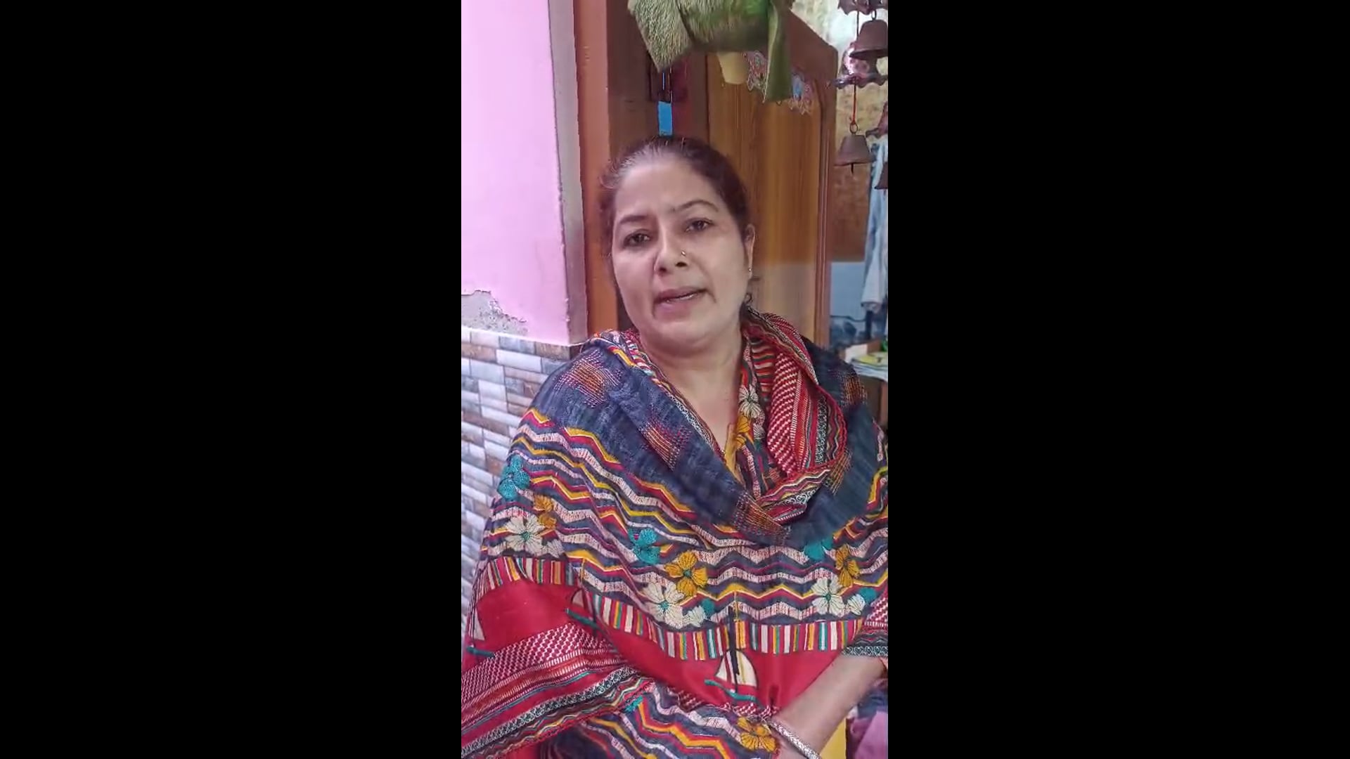 बीबीनगर (बुलंदशहर) छह घरों में चोरी लाखों का माल ले उड़े चोर पुलिस प्रशासन जांच में लगा।