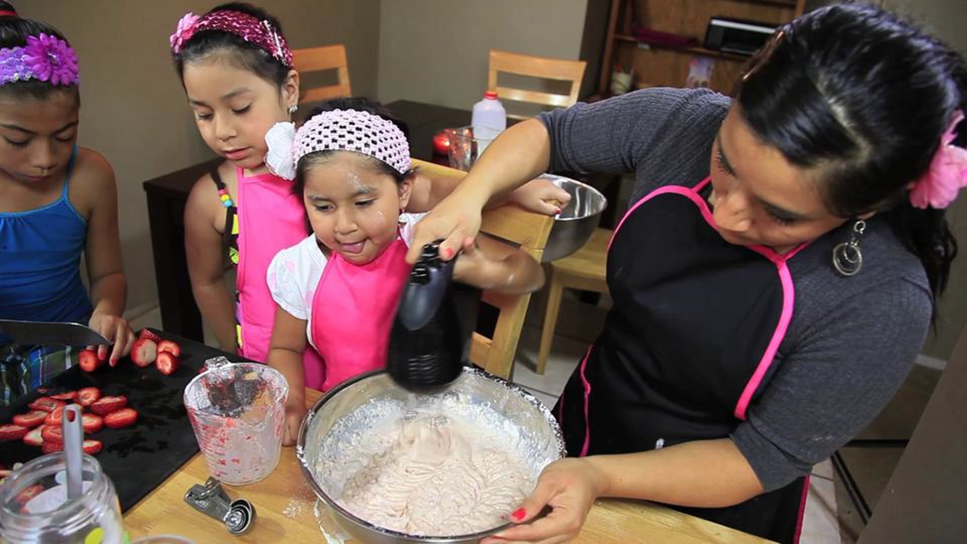 Heart of a Passion: It's Reynin' Cakes