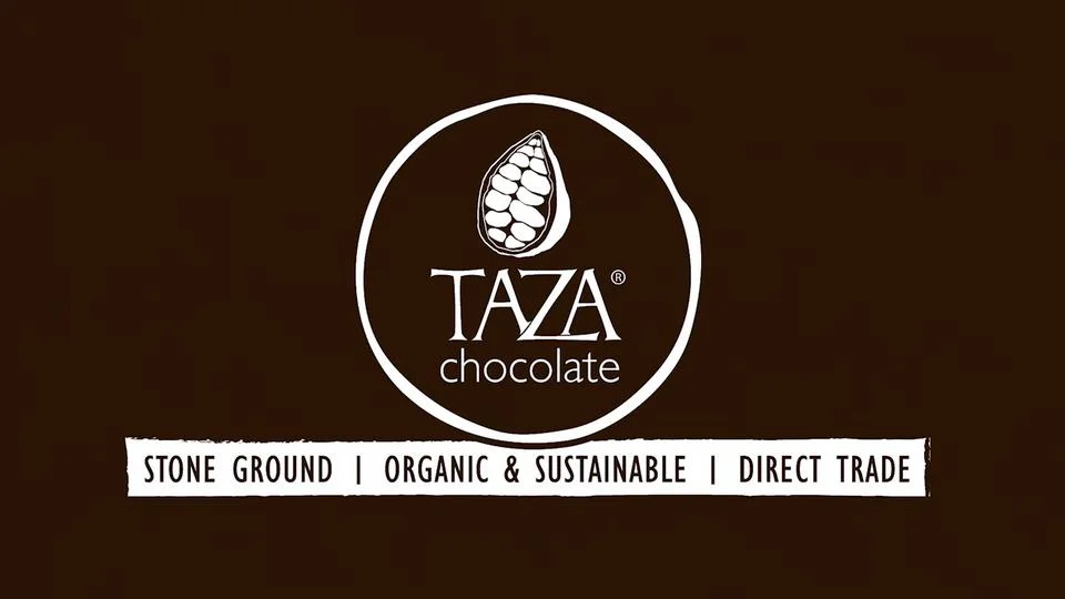 Tacitas de chocolate con mezcla de frutas on Vimeo