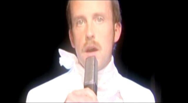 Musikvideo till Swiss Boarding School. Jag var videofotograf och redigerare i produktionen