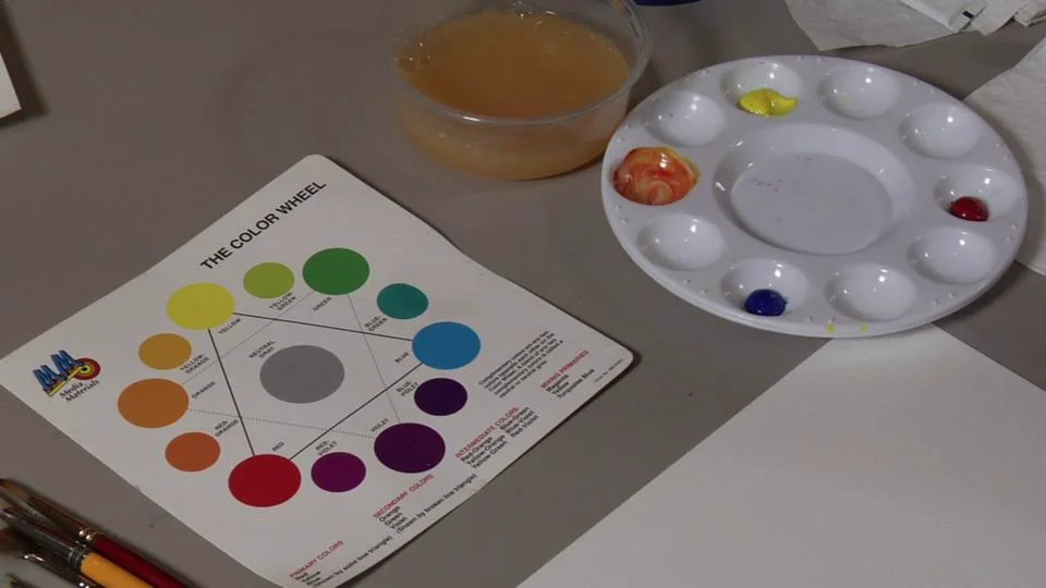 Art Lessons in the Classroom: Drawing with Conte Crayons on Vimeo