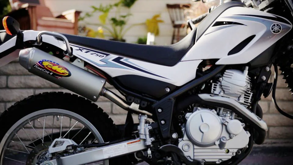 2008 Yamaha XT250 Stock vs FMF exhaust sound test