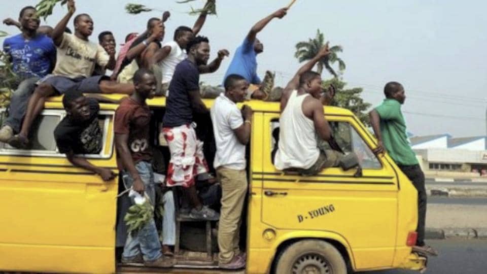 VW T3 T25 Vanagon in the Lagos fuel riots Nigeria.. on Vimeo