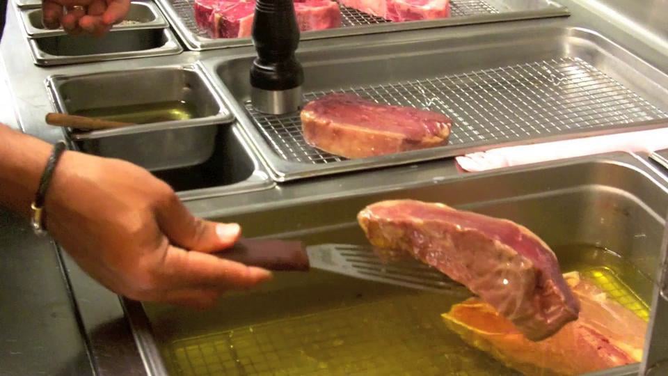 Butter Poaching Steak with Michael Mina on Vimeo