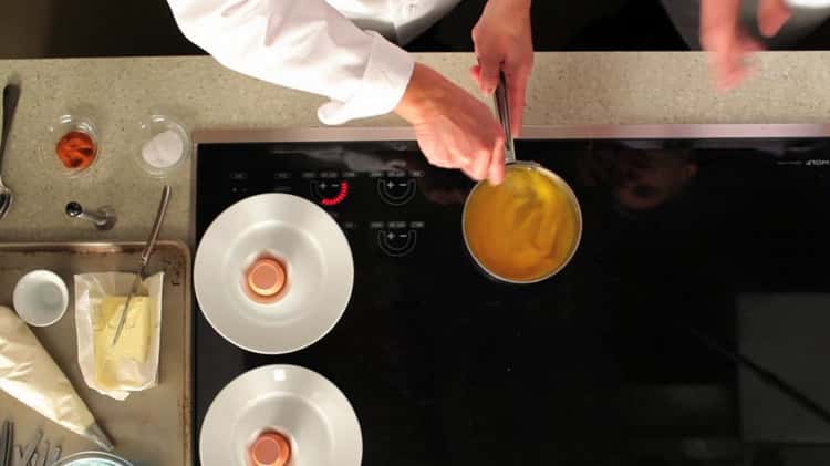 How Chefs Make Scrambled Eggs
