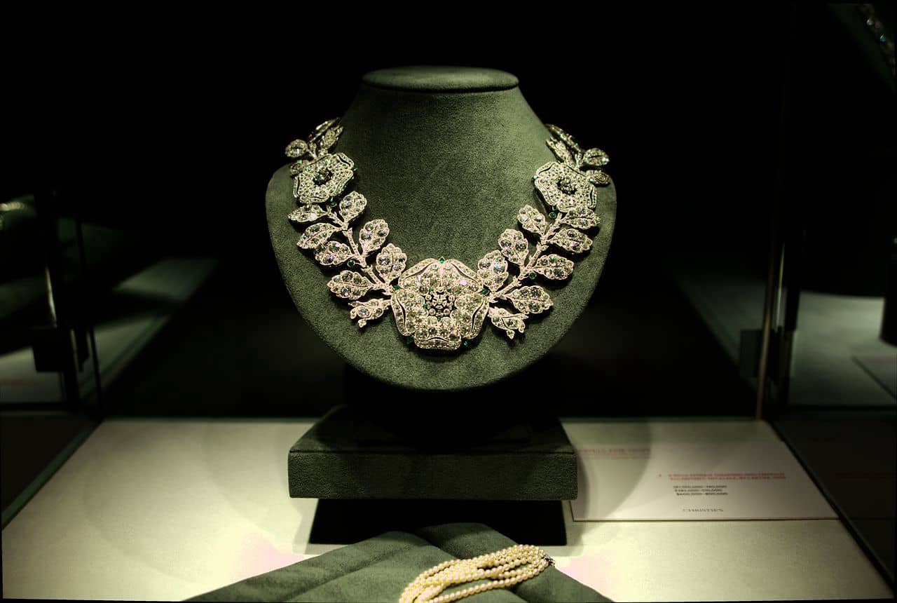 Preview of Christie's sale of Lily Safra jewels on Vimeo