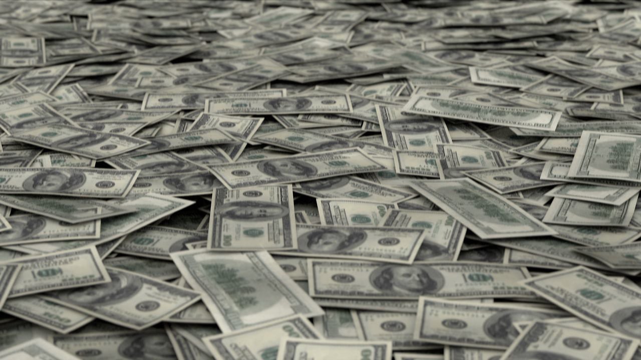 Money Pile $100 Dollar Bills Loop on Vimeo