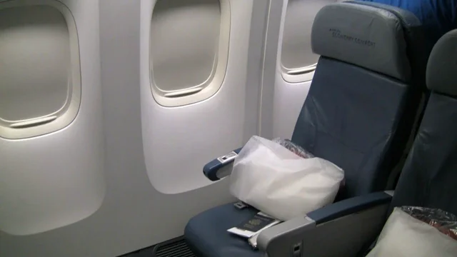 Delta 777 200 Economy Comfort Seats 31