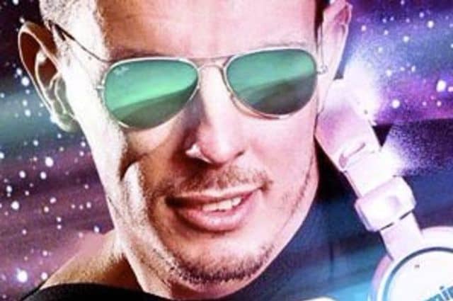 DJ GETDOWN@ANTIQUE CAFÉ BY LOÏC RIDOU on Vimeo