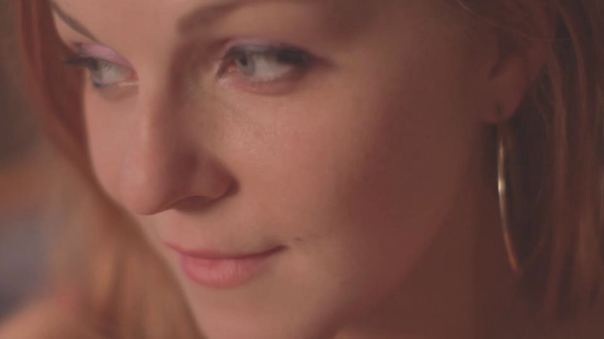 Between You and Me; A Novel By Nicola Kraus and Emma McLauglin