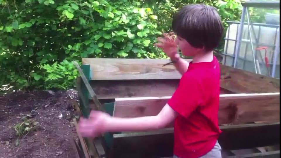 Lee Valley Bracket Composter Review on Vimeo