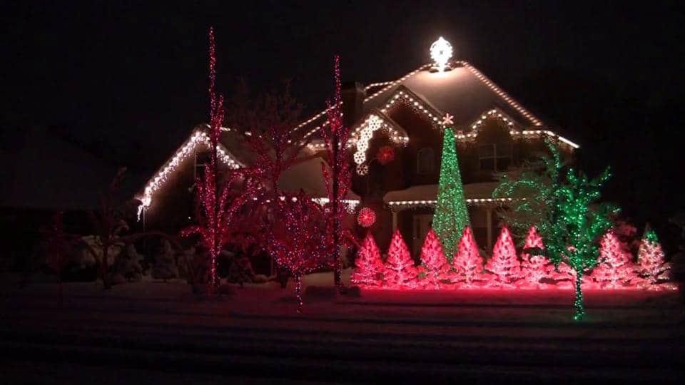 Holdman Christmas Light Show 2010 on Vimeo