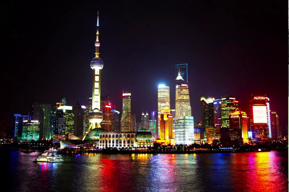 Electric Sunset - A Timelapse of Lujiazui and The Bund on Vimeo