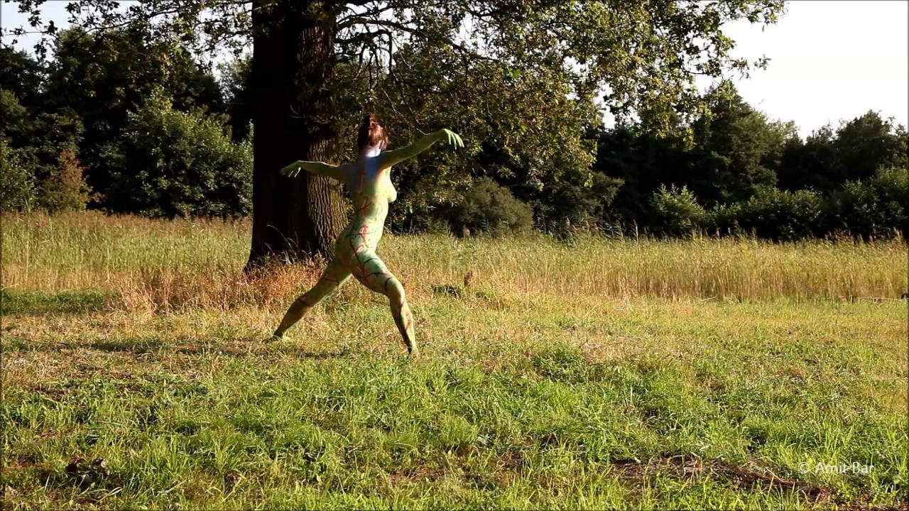 Nightingale body-painting by Amit Bar on Vimeo