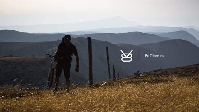 V8 – Be Different from Antoine Hoffmann-Massé