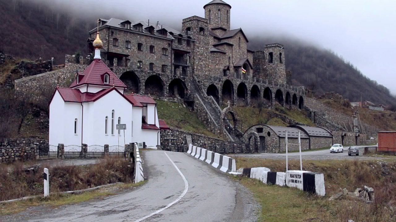 Мужской монастырь в осетии фиагдон фото