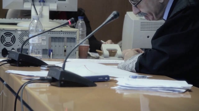 10 Falsedad en documento oficial