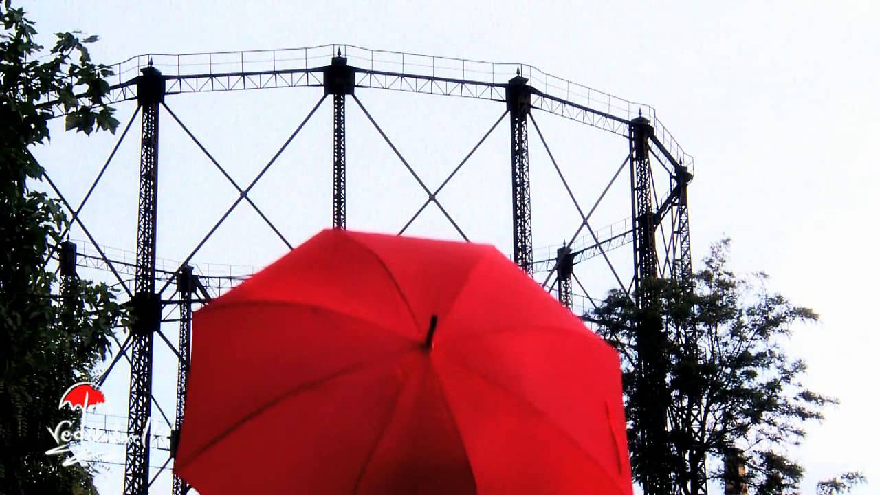 Ελα κι εσύ στη συντροφιά του red umbrella! on Vimeo